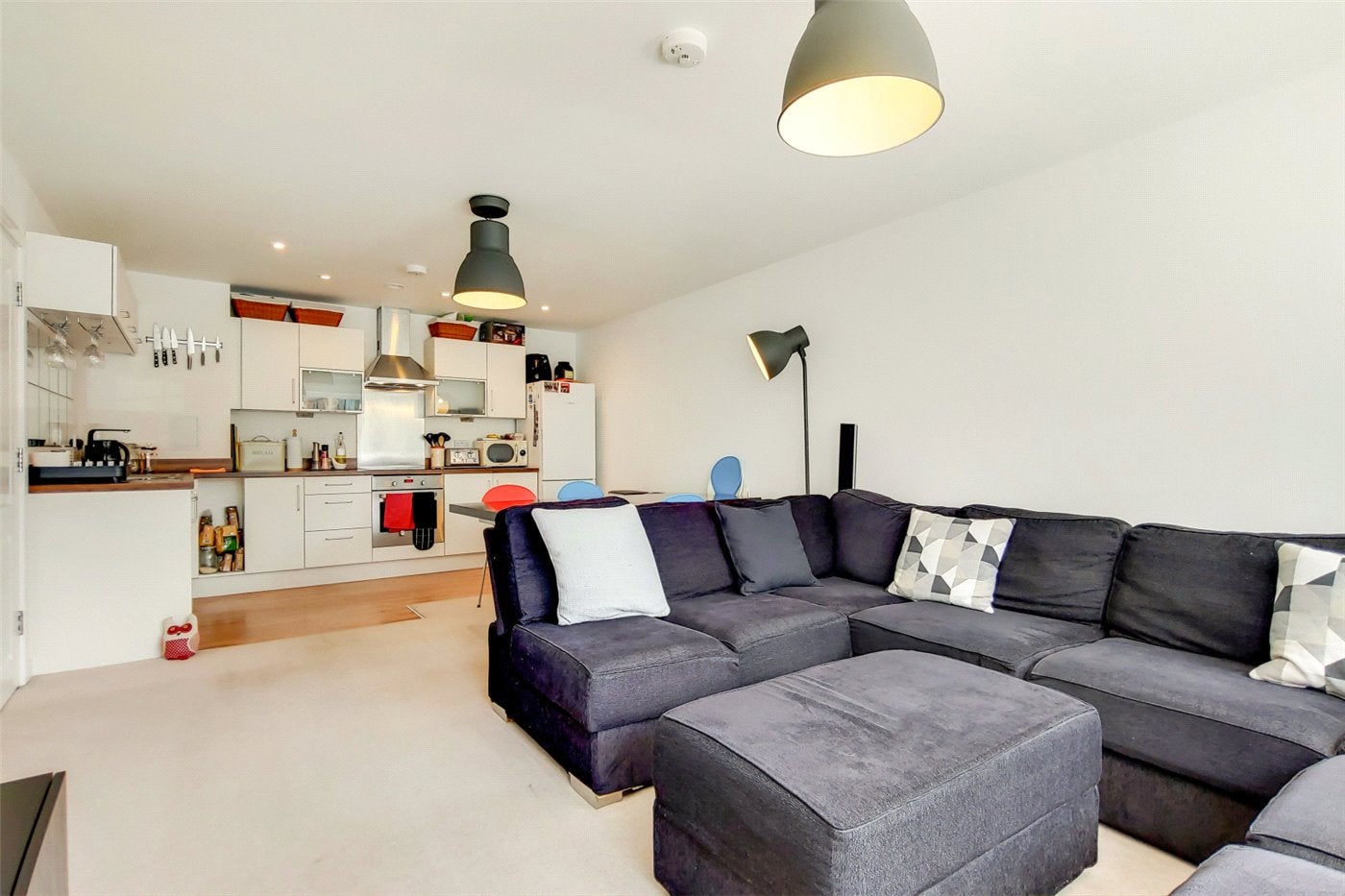 Flat Douro Street in Greater London