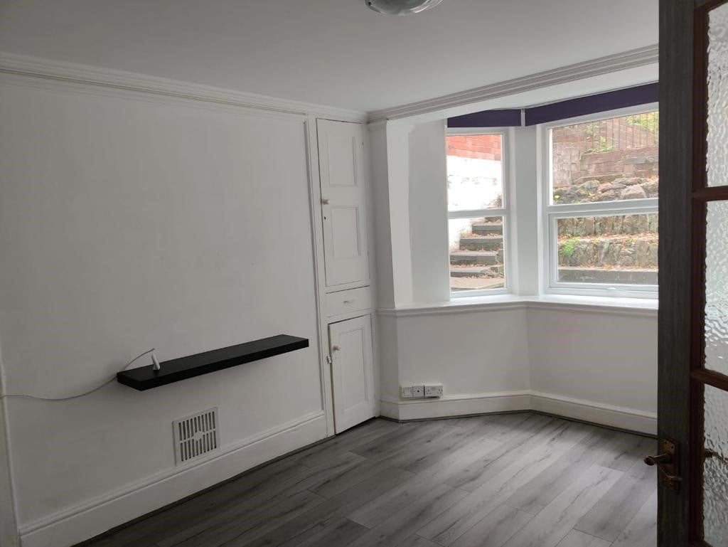 Flat Vernon Terrace in Northampton