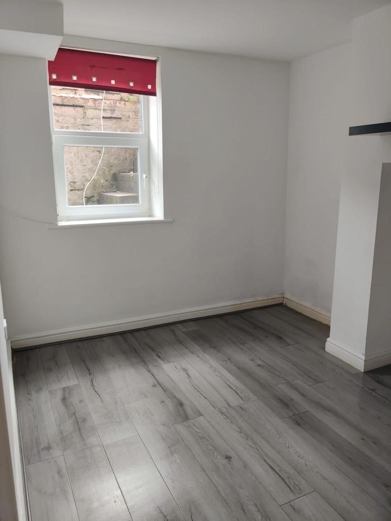 Flat Vernon Terrace in Northampton