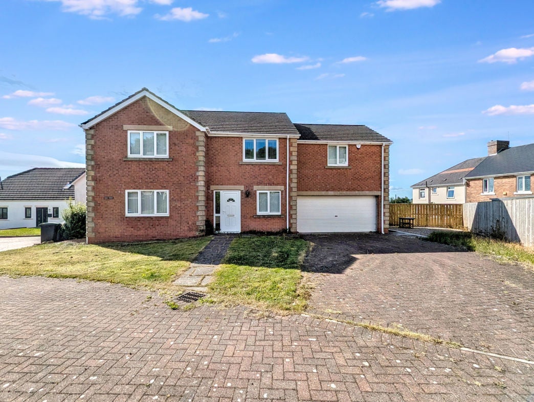 Flat Greenwood Avenue in Burnhope