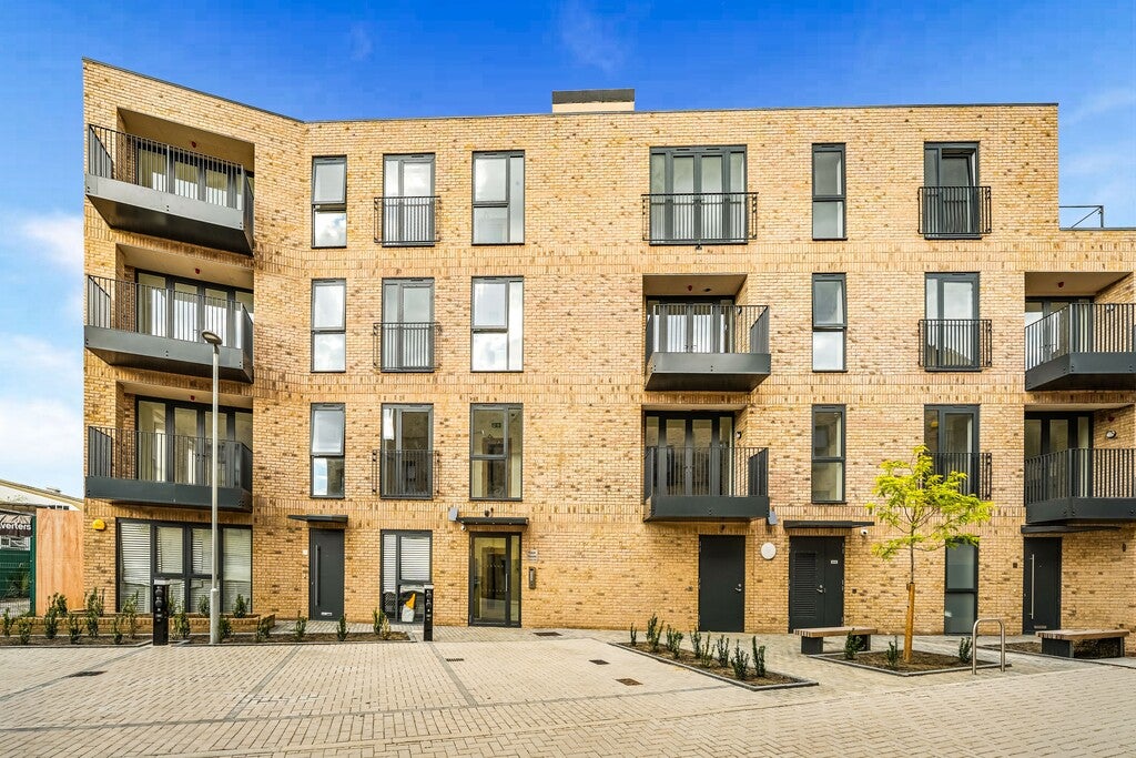 Flat Frankum Mews in Greater London