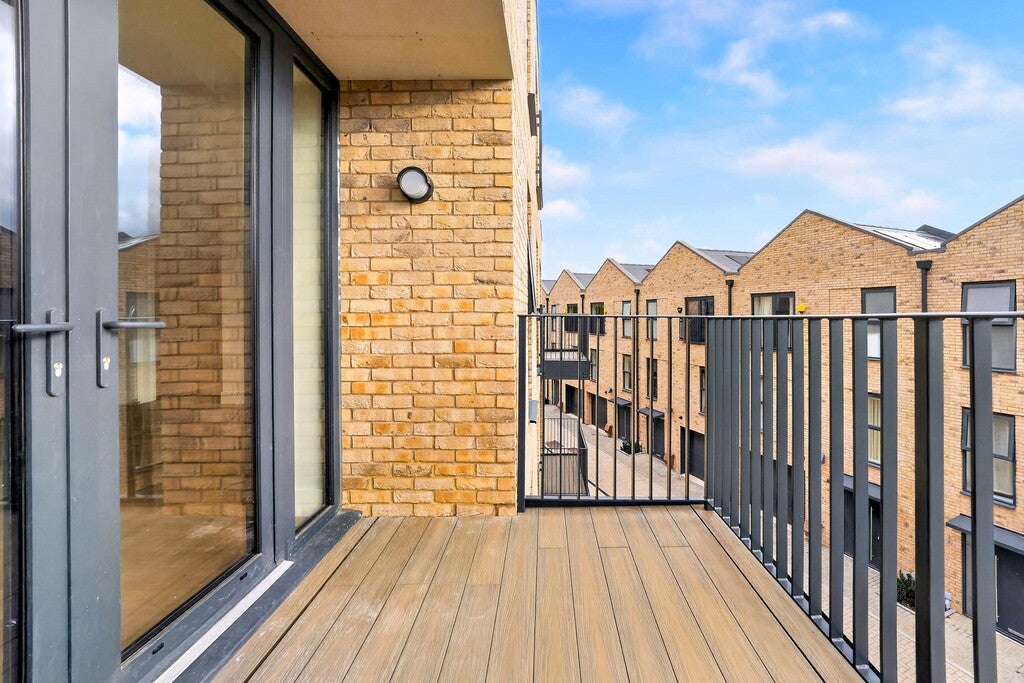 Flat Frankum Mews in Greater London