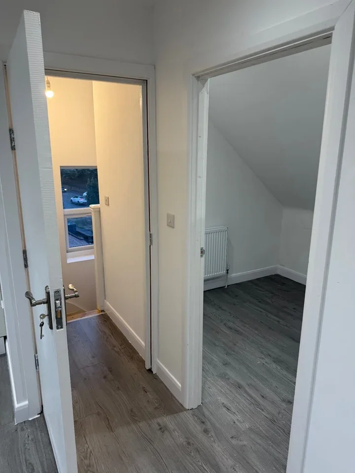 Flat Ribblesdale Avenue in Greater London
