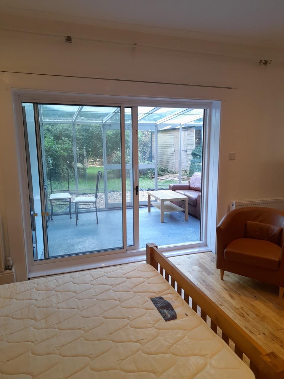 Room The Avenue in Greater London