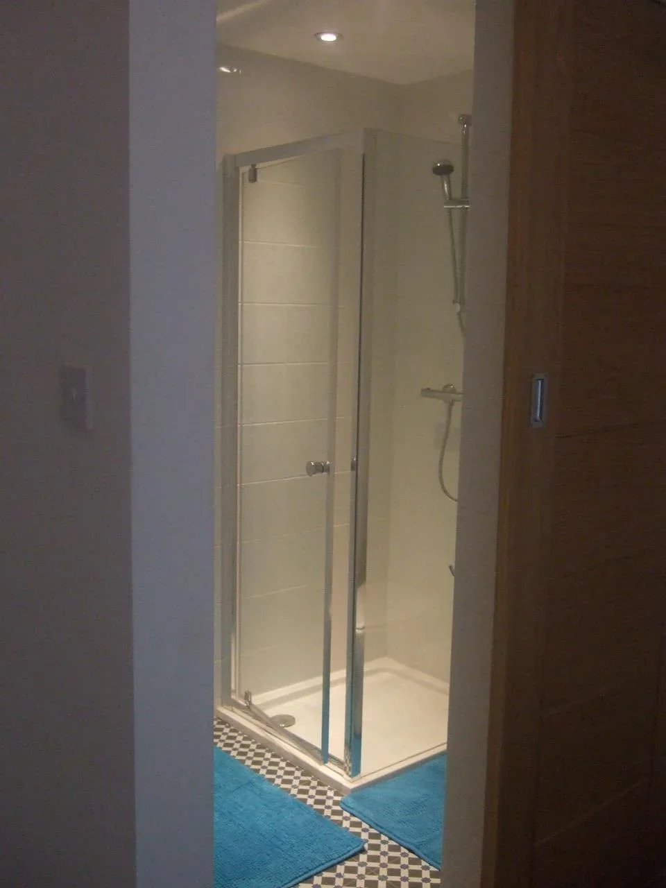 Room The Avenue in Greater London