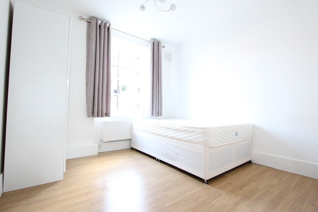 Flat Frampton Street in City of Westminster