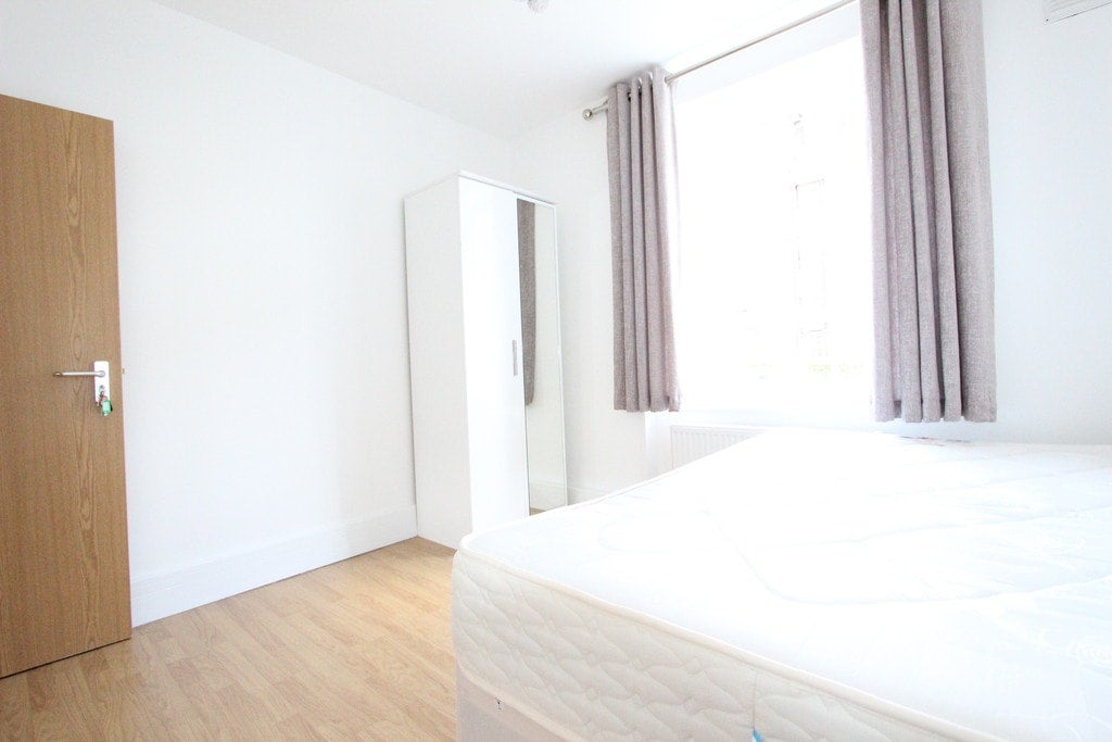 Flat Frampton Street in City of Westminster