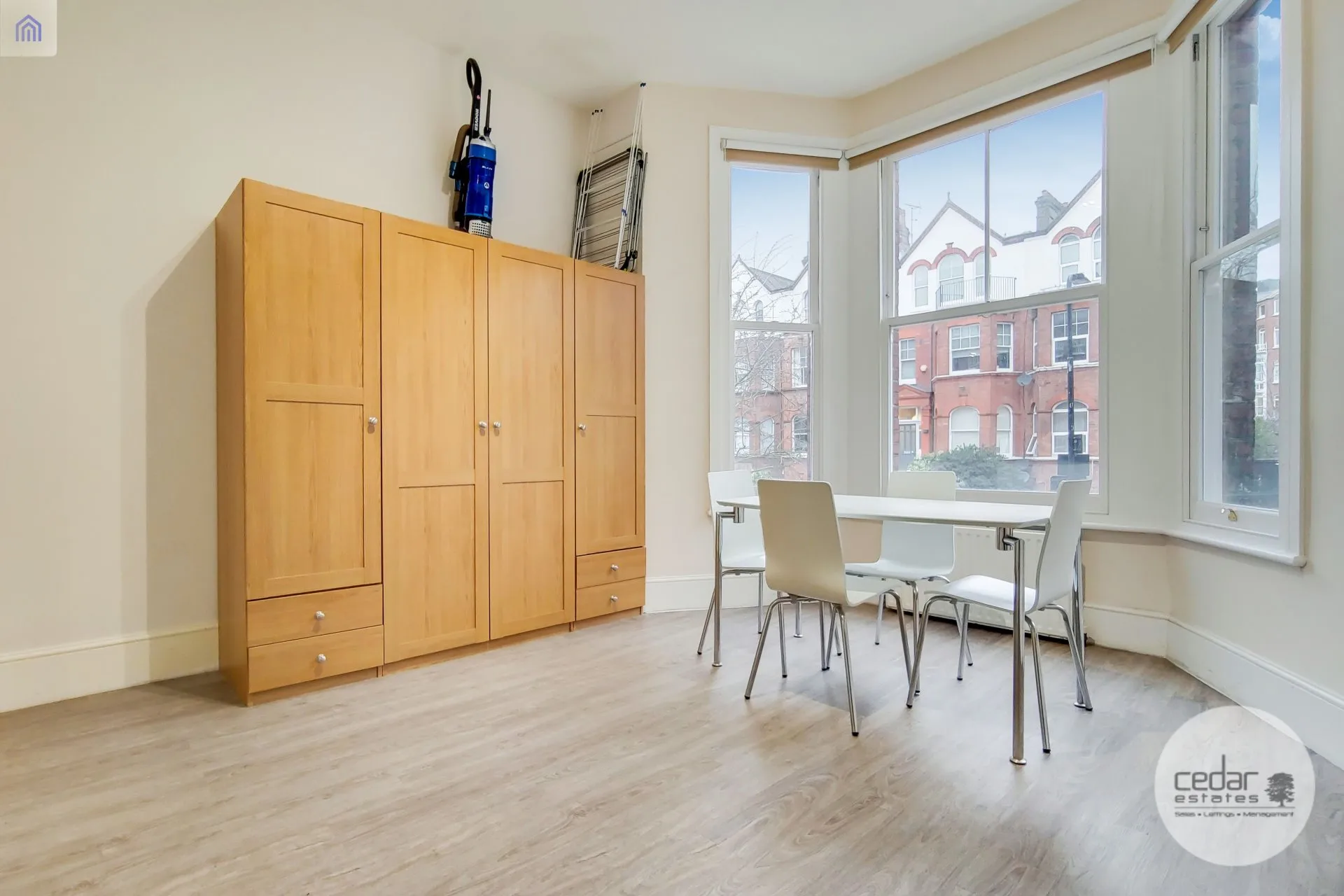 Flat Greencroft Gardens in Greater London