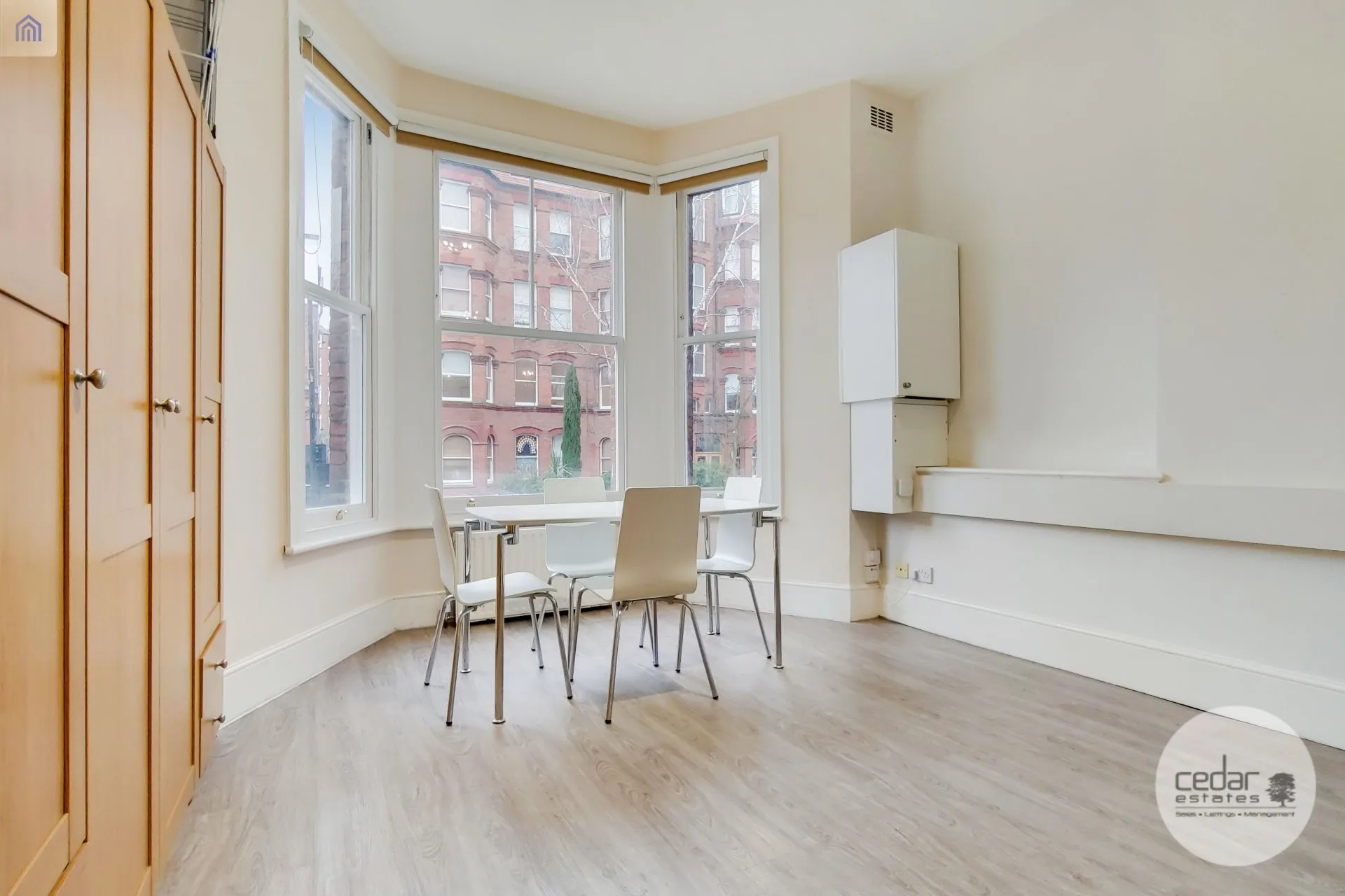 Flat Greencroft Gardens in Greater London