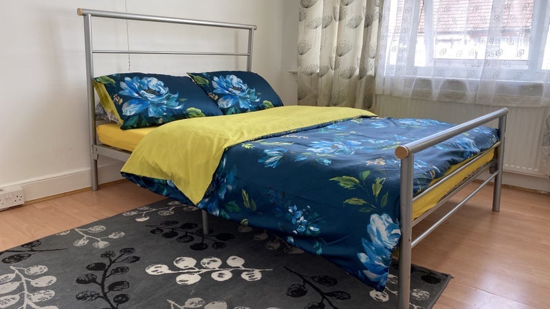 Room Cecil Avenue in Greater London