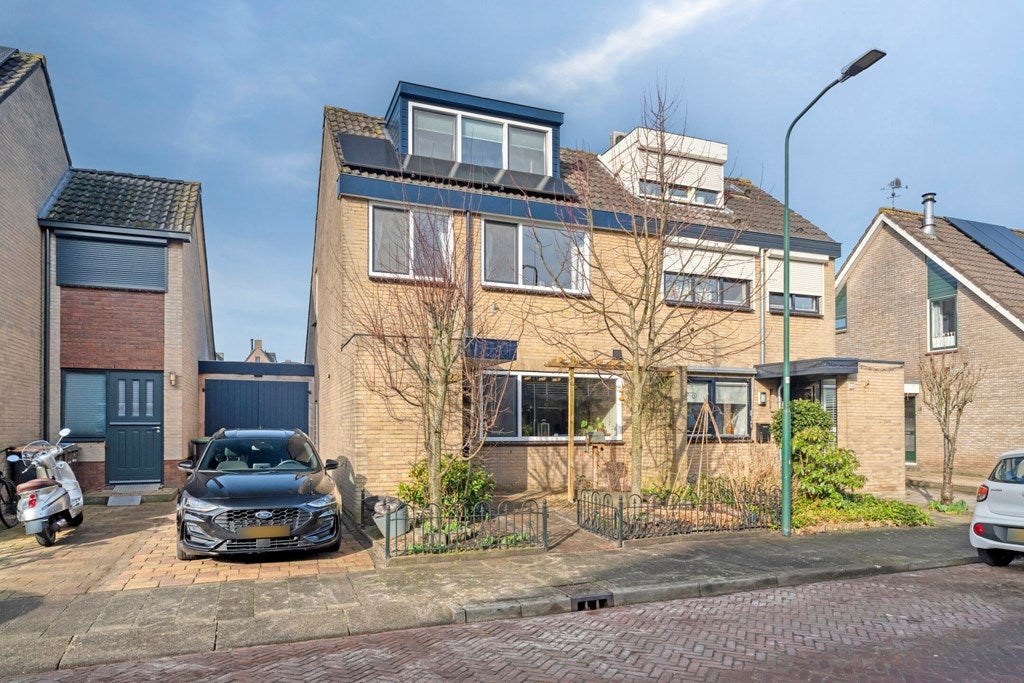 Huis Bilderdijkstraat 22 in Bunschoten-Spakenburg