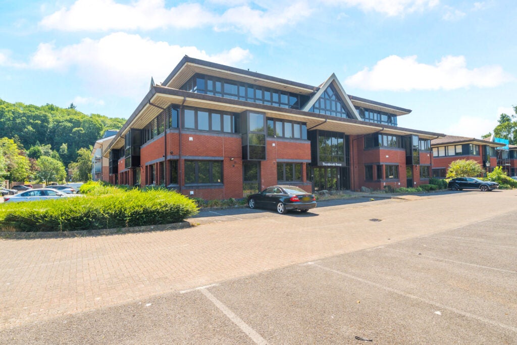 Flat Weyside Park in Waverley