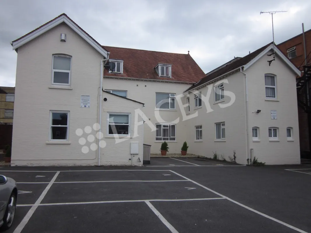 Flat Hendford Grove in Yeovil