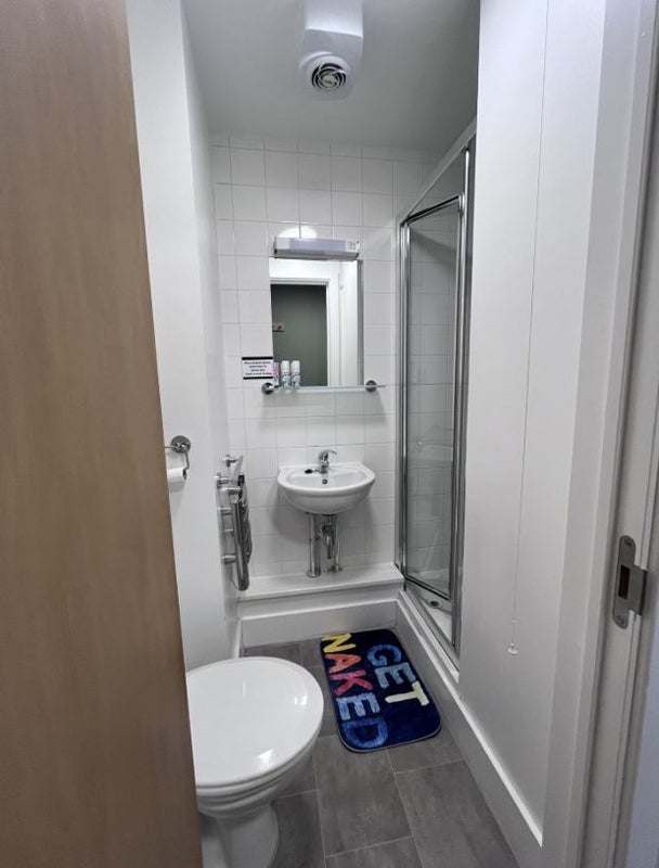 Room Fieldgate Street in Greater London