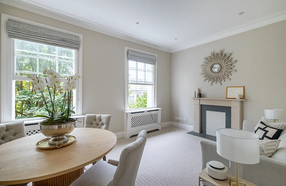 Flat Chesham Street in London