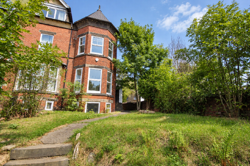 House Harrogate Road in Leeds