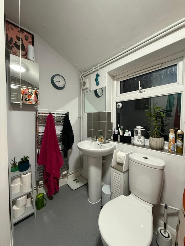 Room Truro Road in Greater London