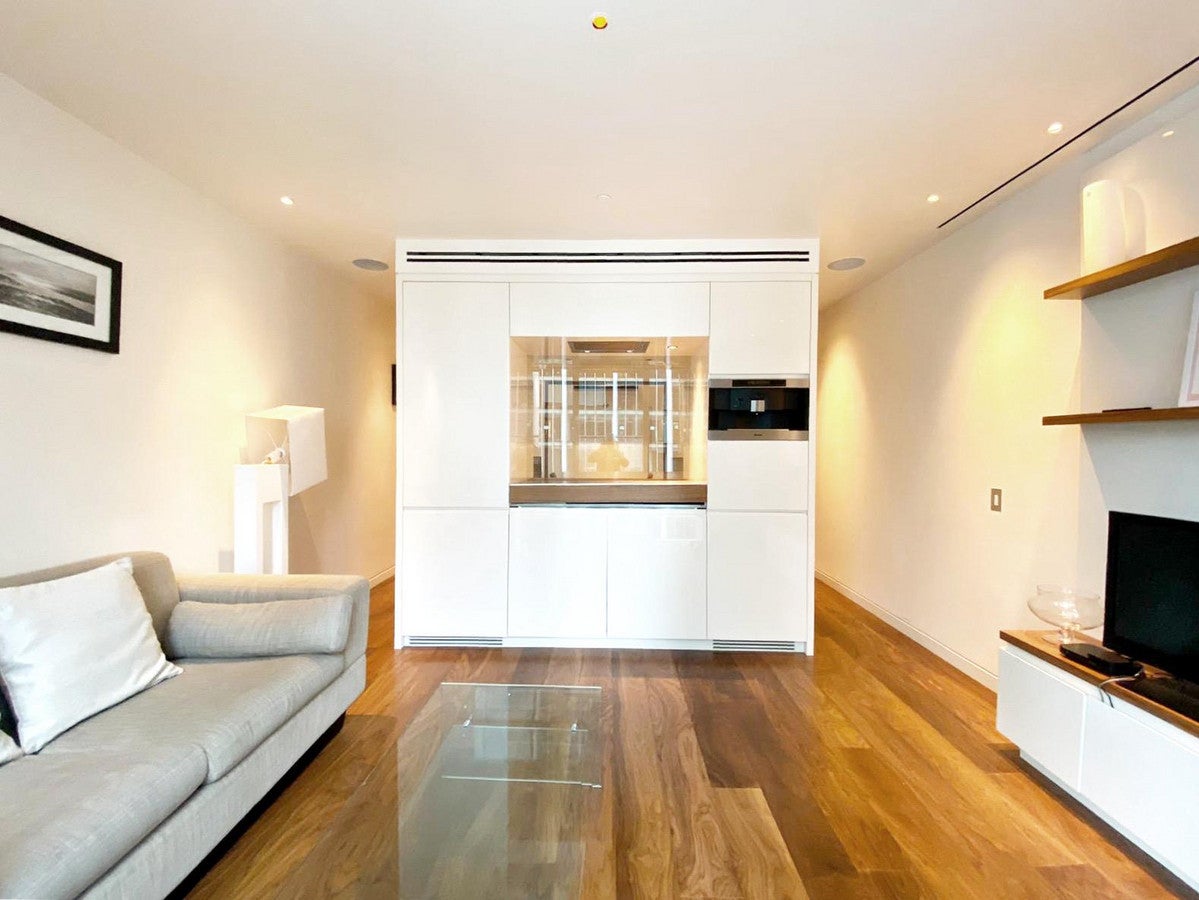 Flat Moor Lane in City of London