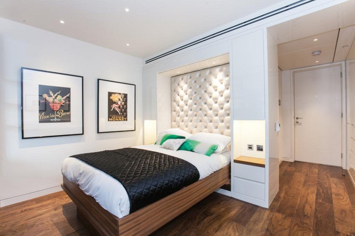 Flat Moor Lane in City of London