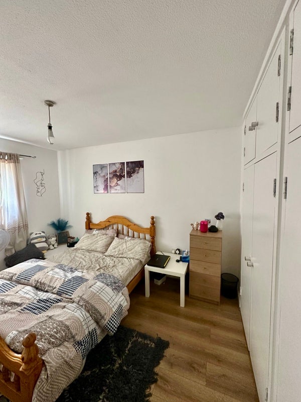 Room Queen's Road in Greater London