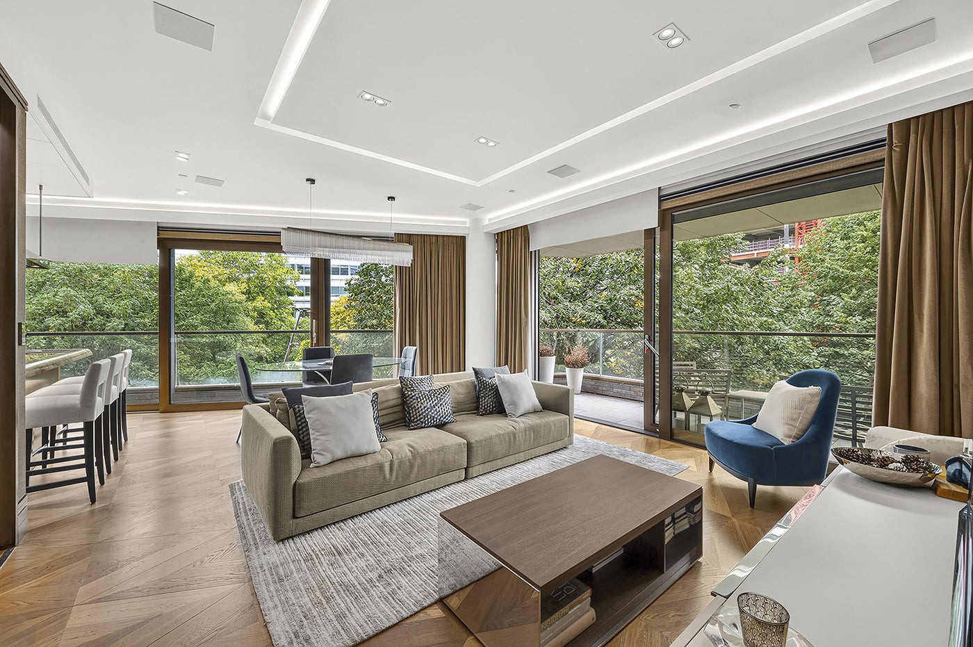 Flat Earls Way in Greater London