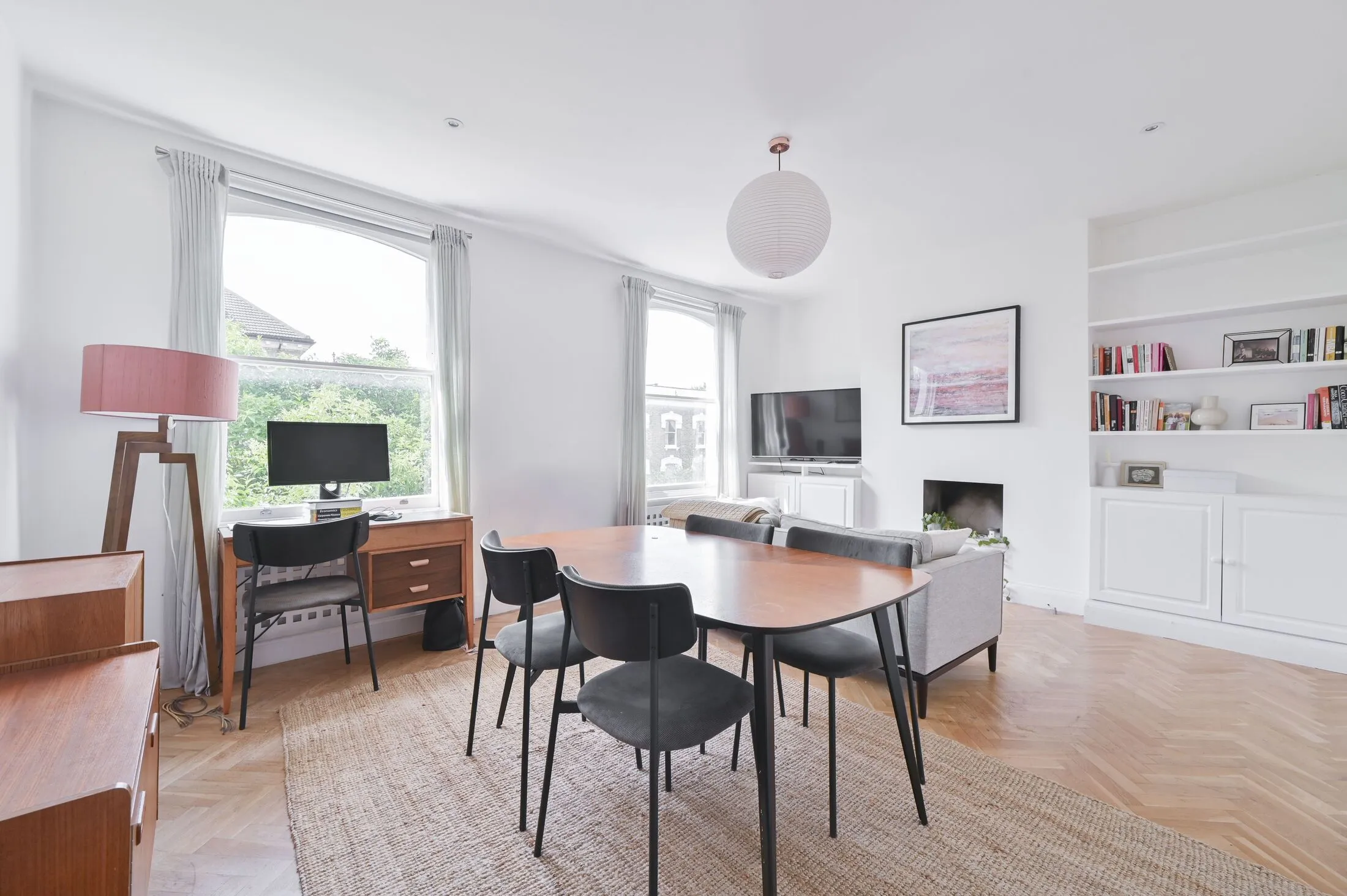 Flat Pyrland Road in Greater London