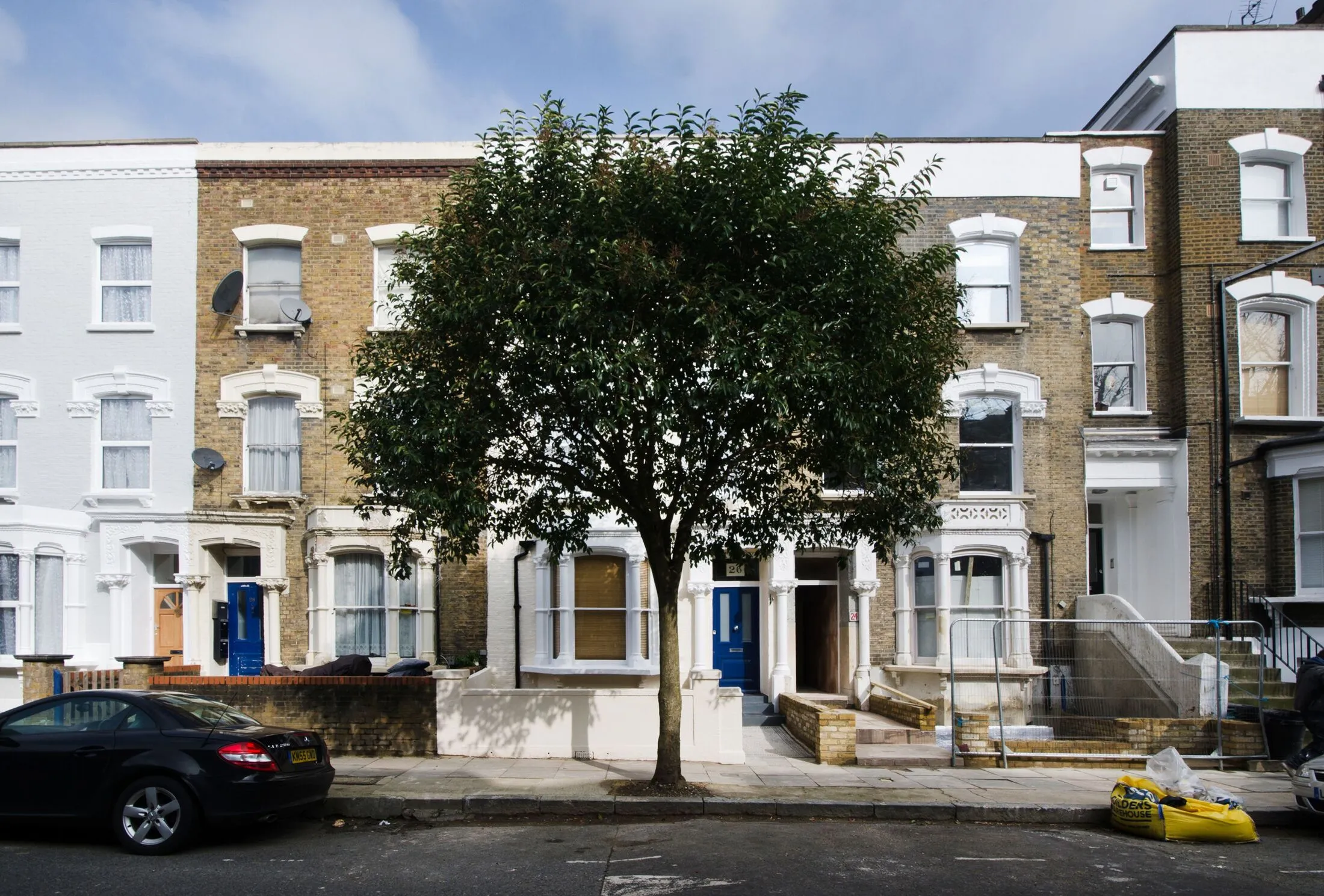 Flat Pyrland Road in Greater London