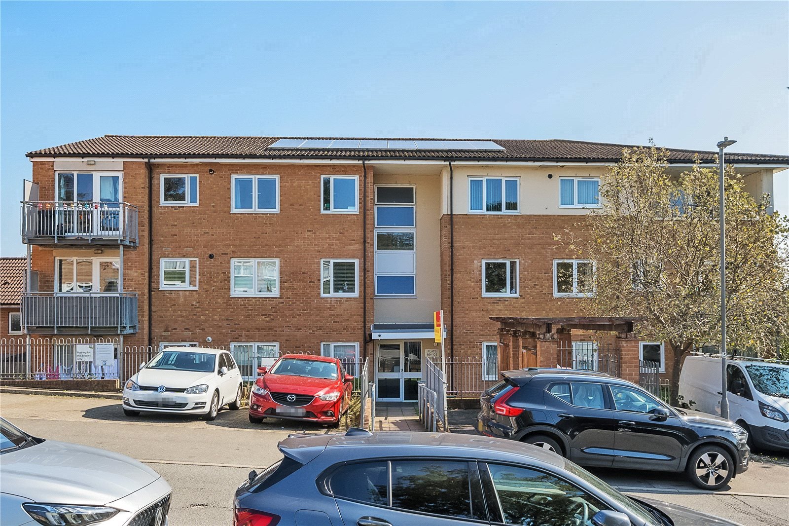Flat Windrush Drive in High Wycombe Community Board