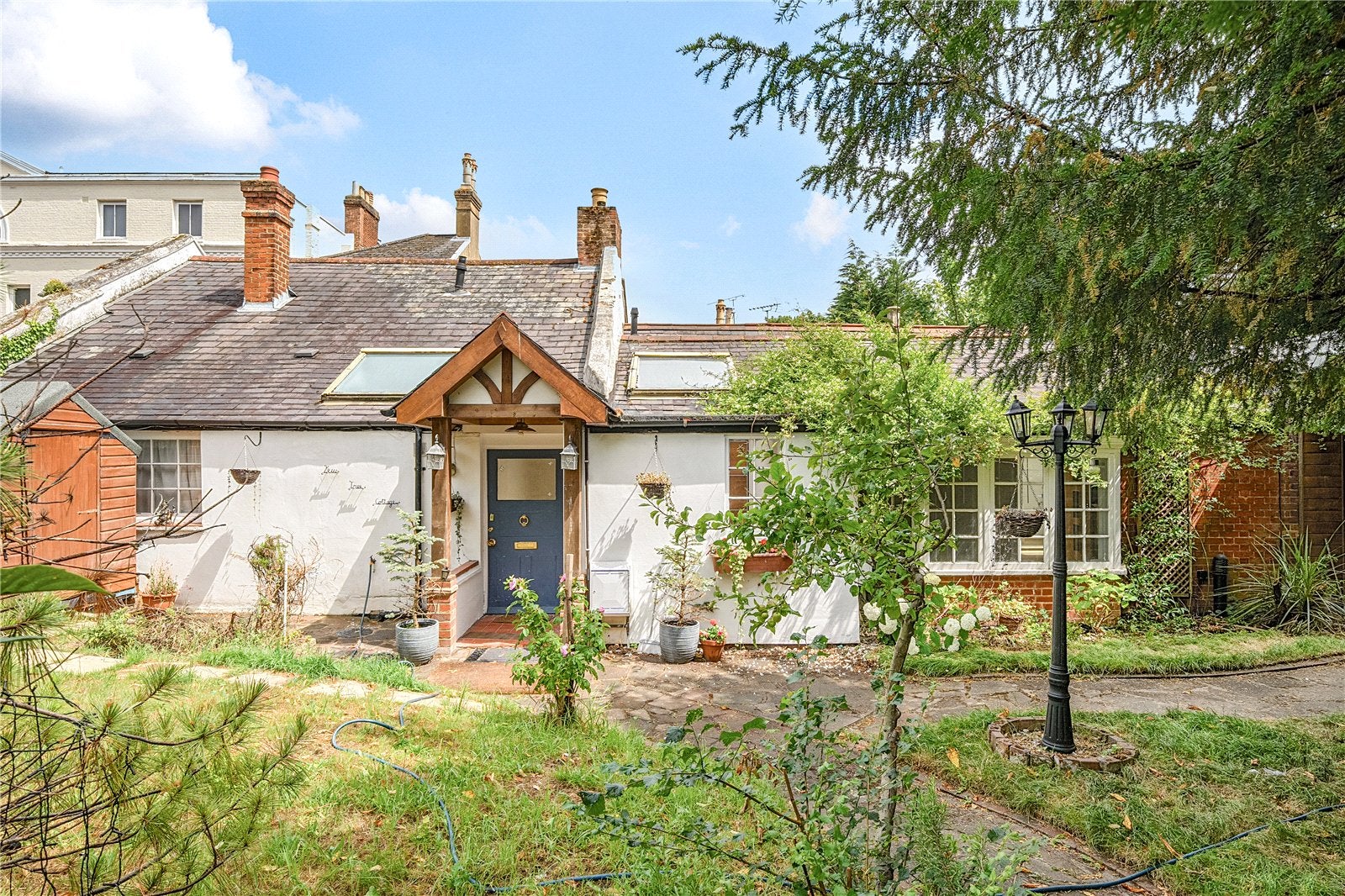 House Woodcote Road in Epsom and Ewell