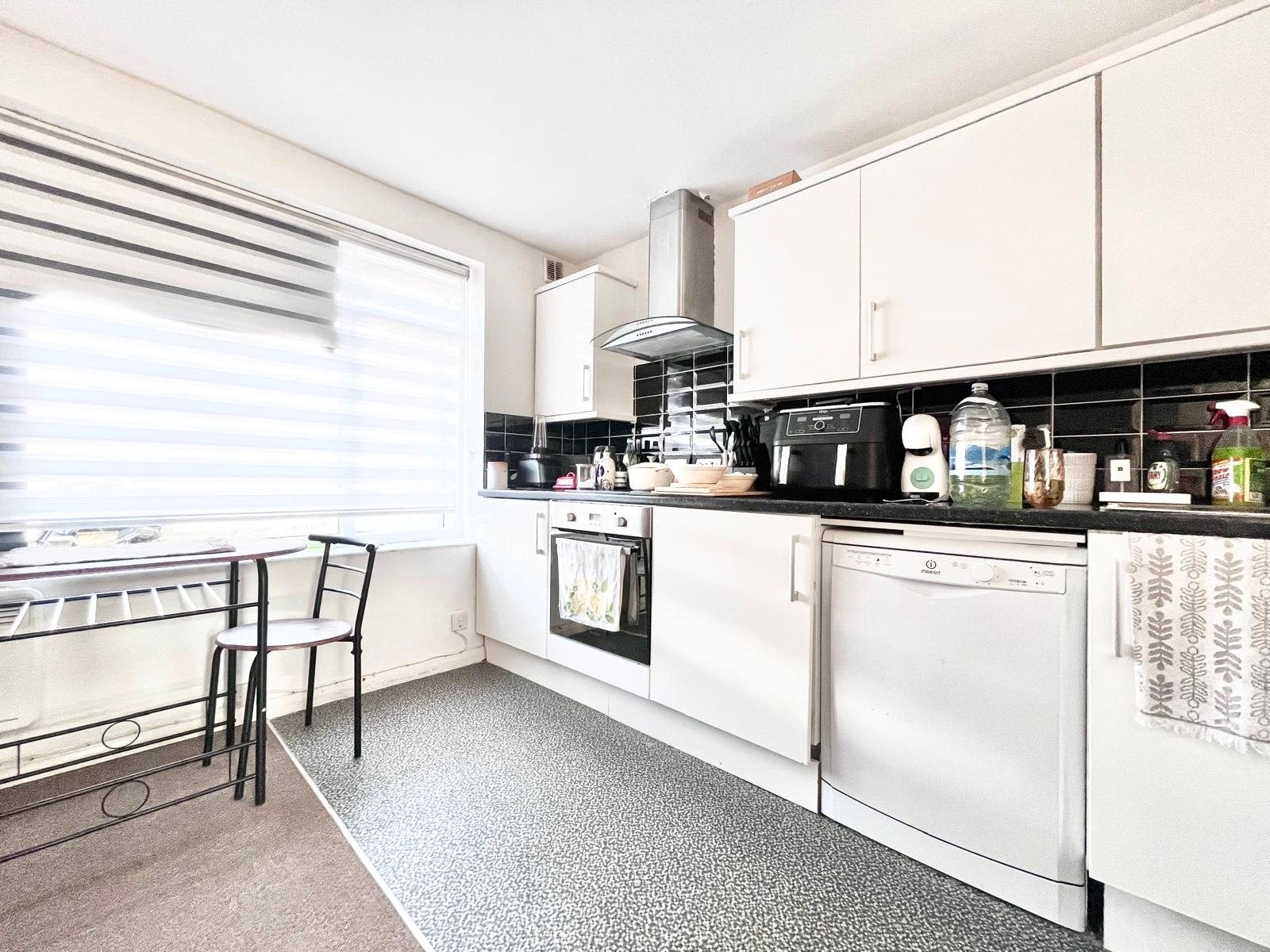Flat Kneller Road in Greater London