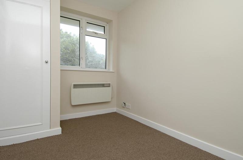 Flat Kneller Road in Greater London