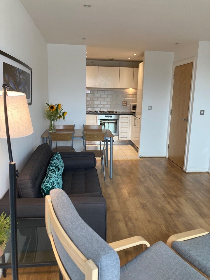 Flat Battersea Park Road in Greater London