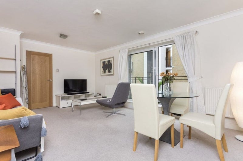 Room High Timber Street in City of London