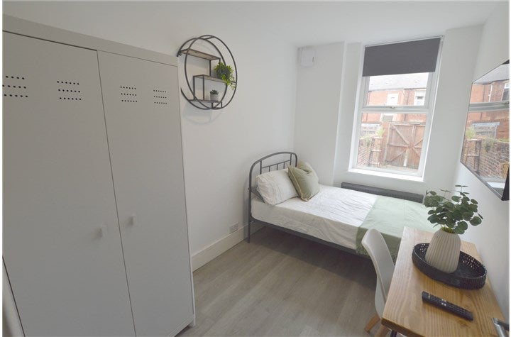 Flat Chillingham Road in Newcastle upon Tyne