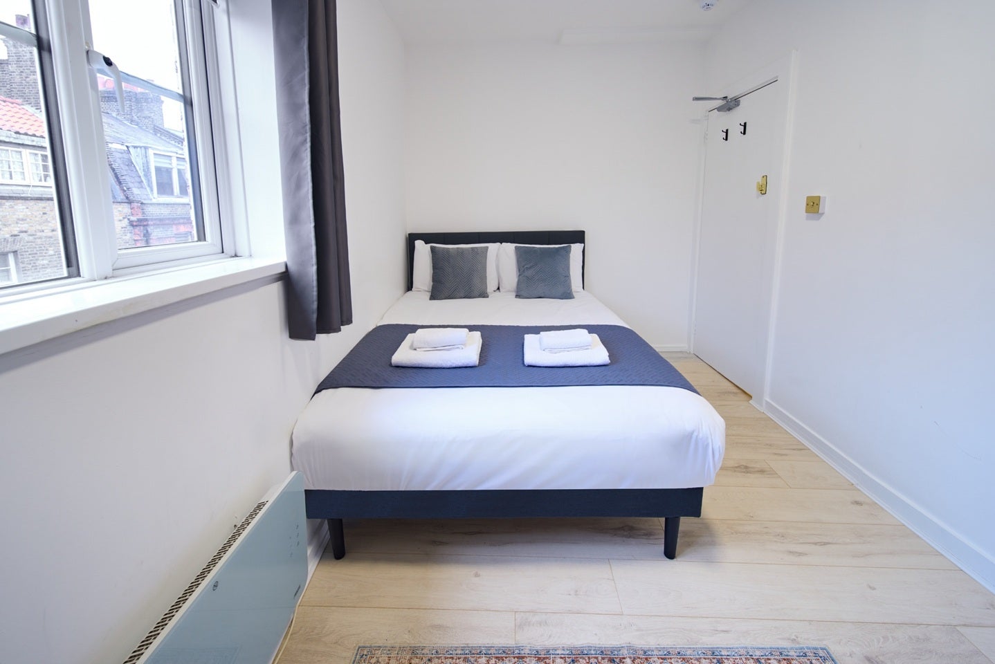 Flat Dray Walk in Greater London