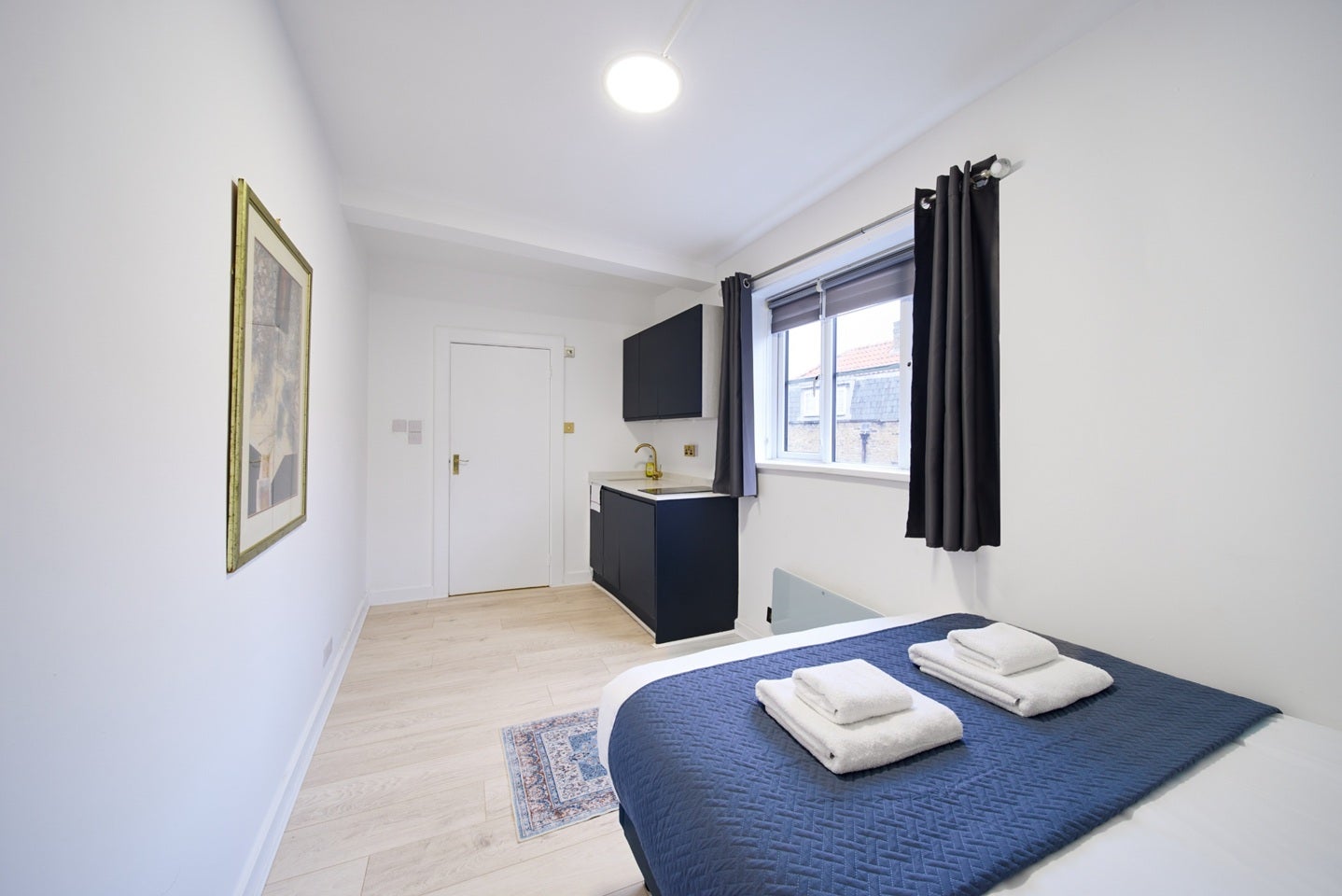 Flat Dray Walk in Greater London
