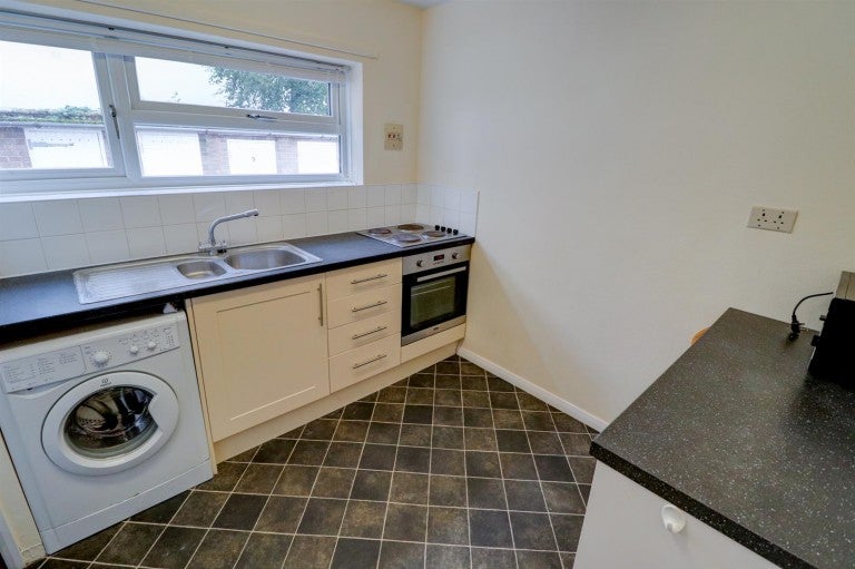 Flat Leam Terrace in Royal Leamington Spa
