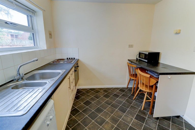 Flat Leam Terrace in Royal Leamington Spa