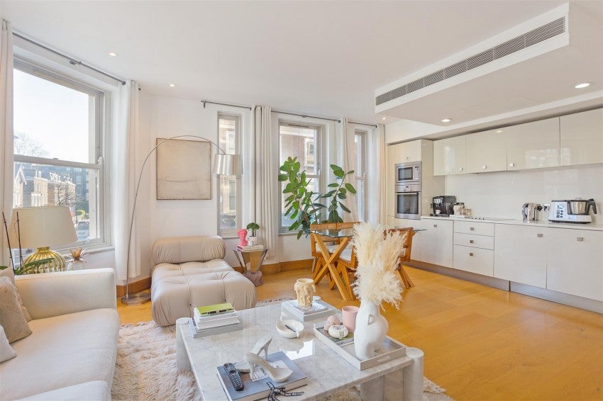 Flat Hereford Road in City of Westminster