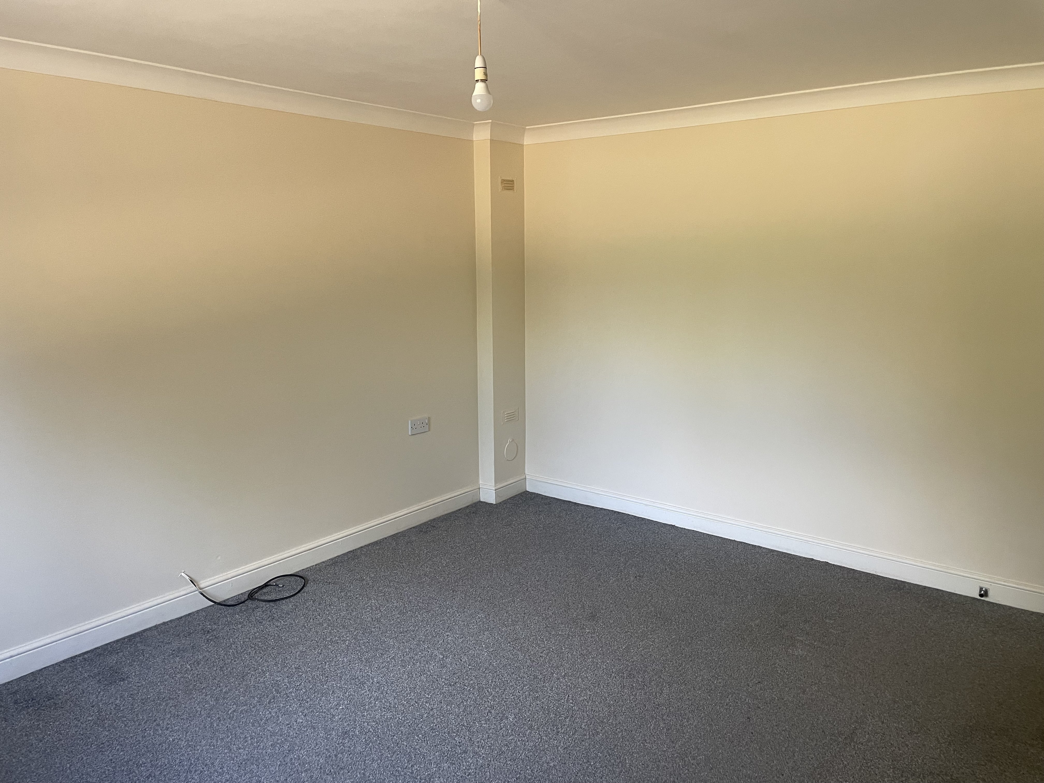 Flat Jessamine Road in Southampton