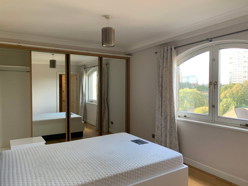 Room Wapping Wall in Greater London