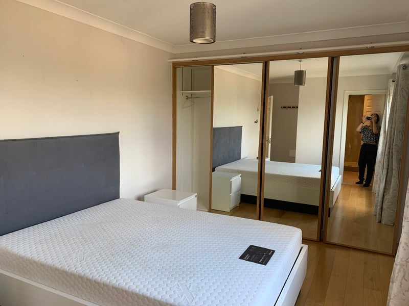 Room Wapping Wall in Greater London