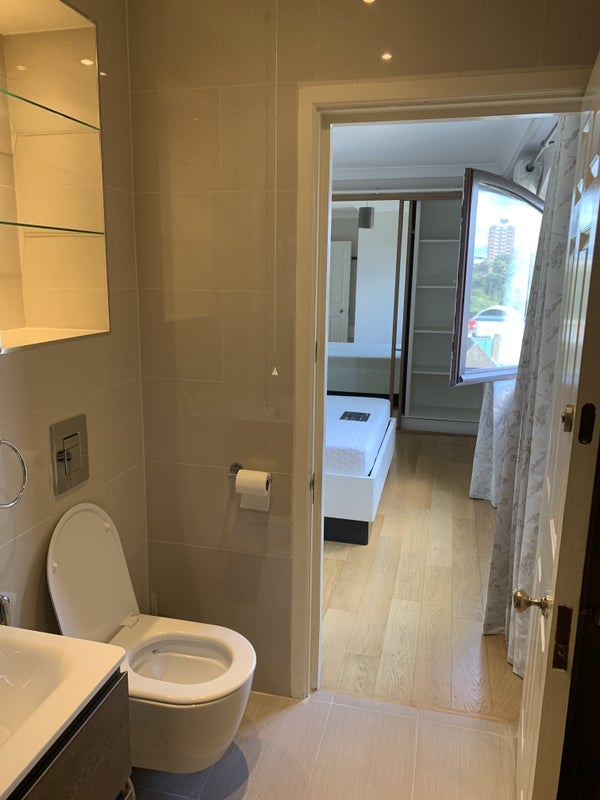 Room Wapping Wall in Greater London