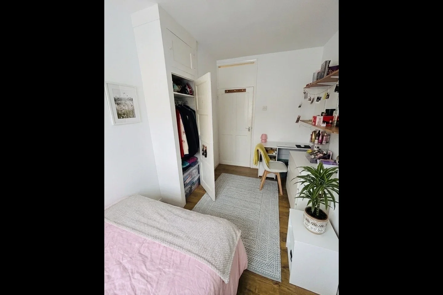 Room Percival Street in Greater London