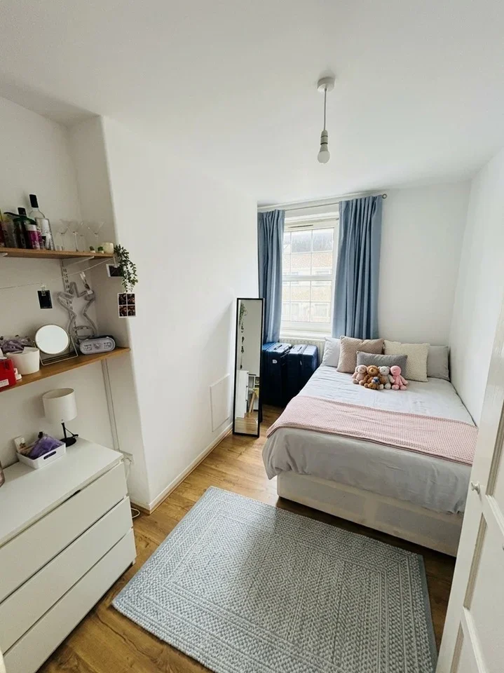 Room Percival Street in Greater London