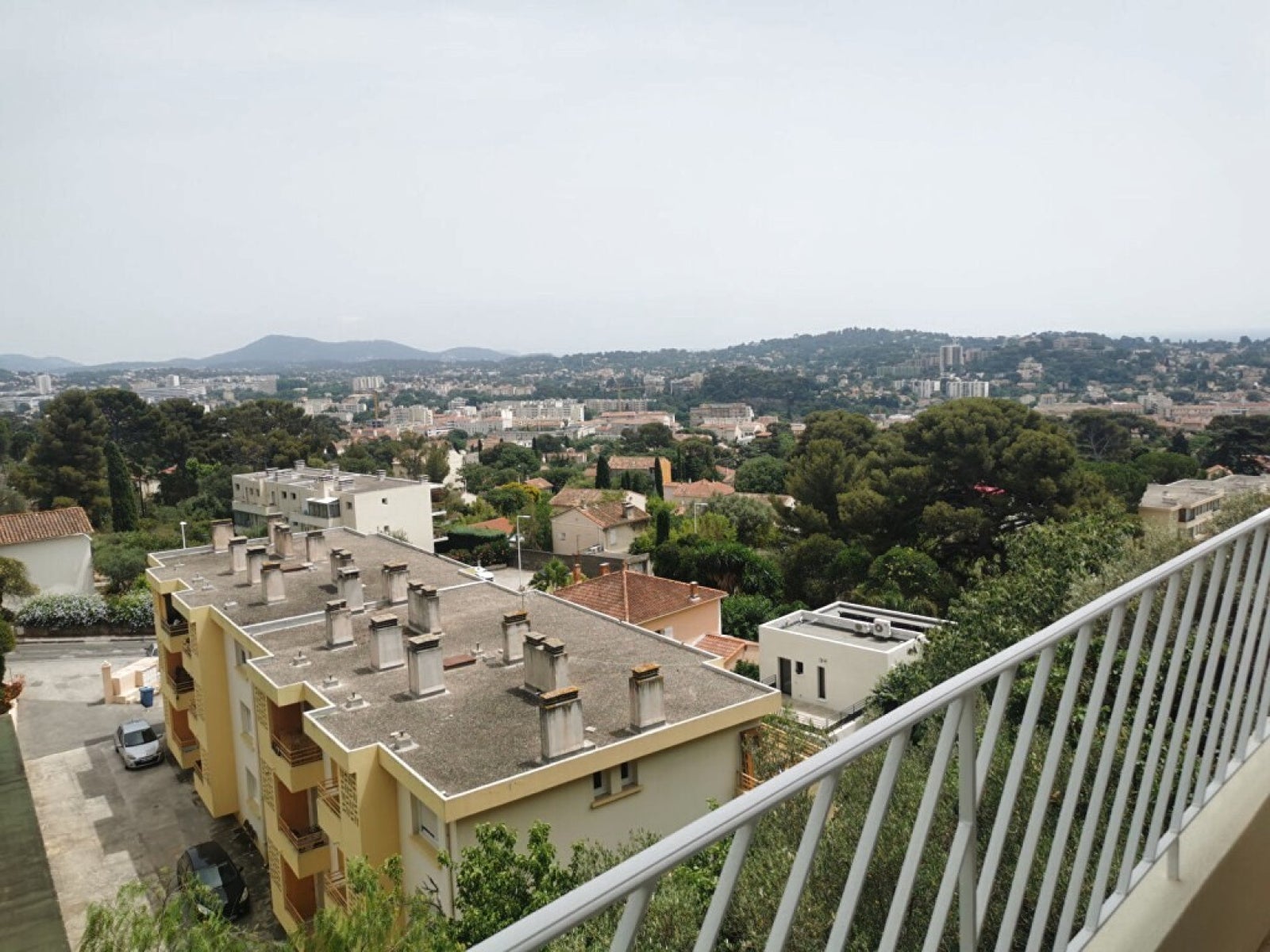 Flat Avenue Joseph-Louis Ortolan in Toulon