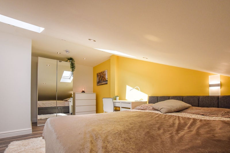 Room Bleakley Street in Whitefield