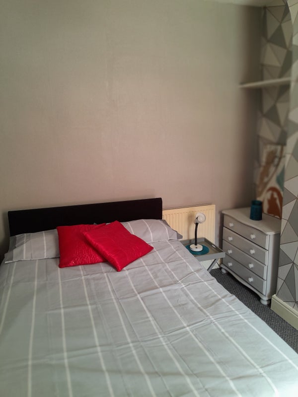 Room Pennington Road in Litherland