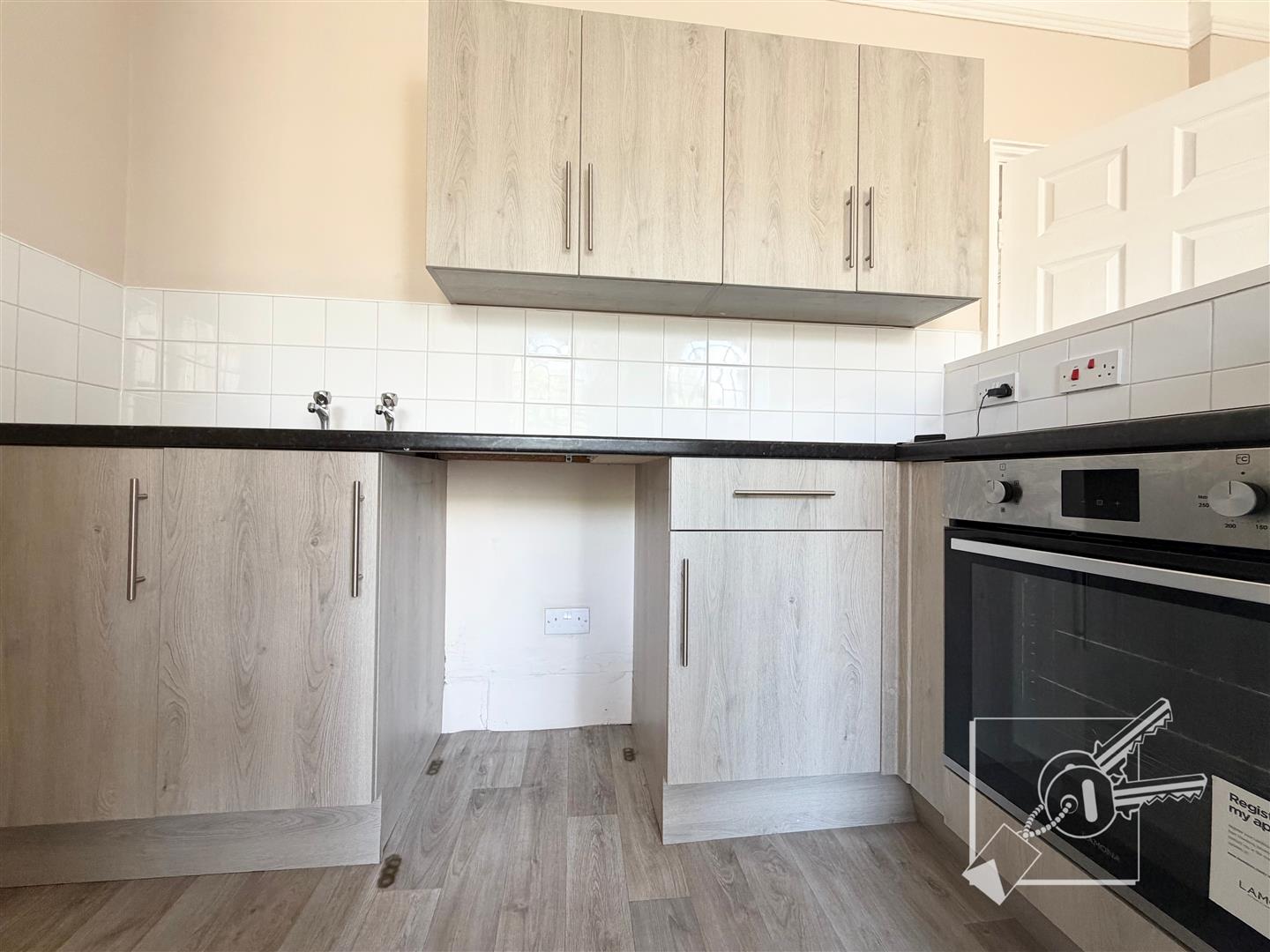Flat Milton Road in Gravesham