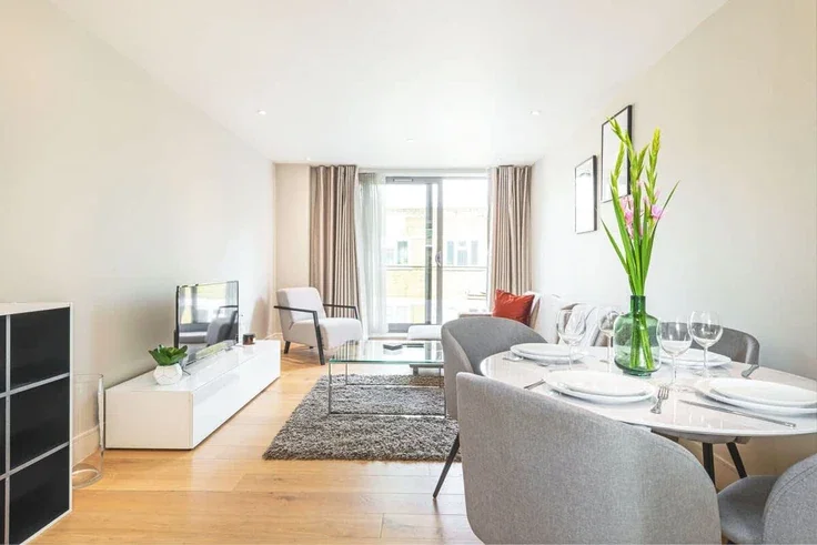 Flat Treveris Street in Greater London